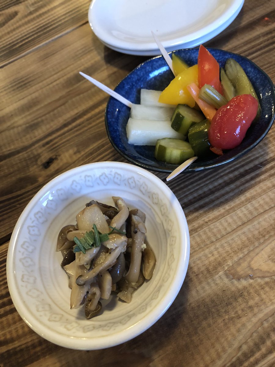 minminpack's tweet photo. せっかくなので、昨日の昼飲み

#帯広街中　の昼飲み需要は多し。
(と勝手に思っている)
#BARPaco さん
コスパ最強🙌
11：30からやってるよ(^^) https://t.co/YemTYhhwcr