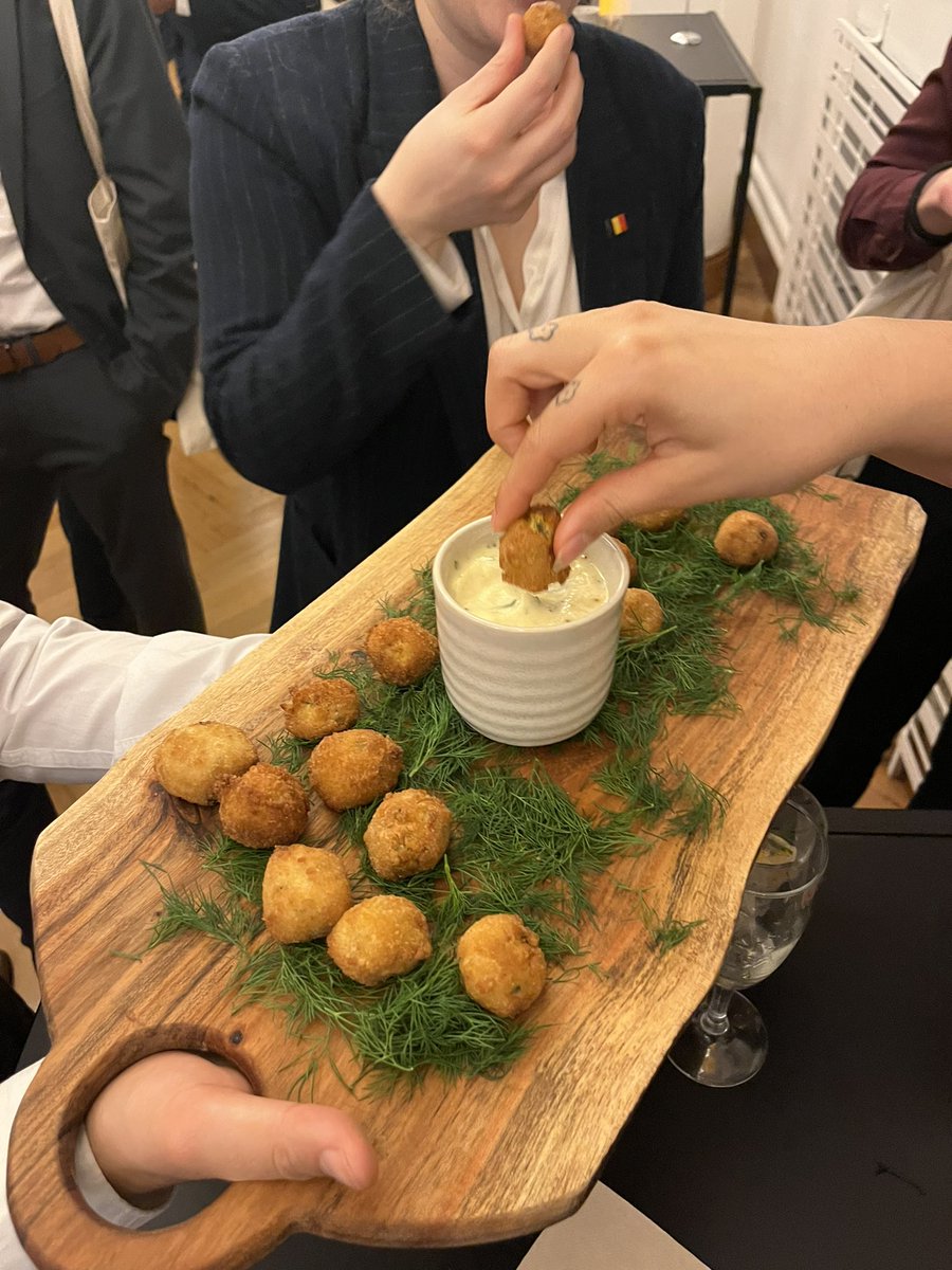 YD_Belgium's tweet photo. Would it really be a #YDB event without a proper reception afterwards? 😉🥂 

Amazing to see everyone getting to know each other, discussing the 🇧🇪 Belgian Presidency topics raised during the panel and enjoying the food &amp; drinks! https://t.co/9vO7lKoFlT