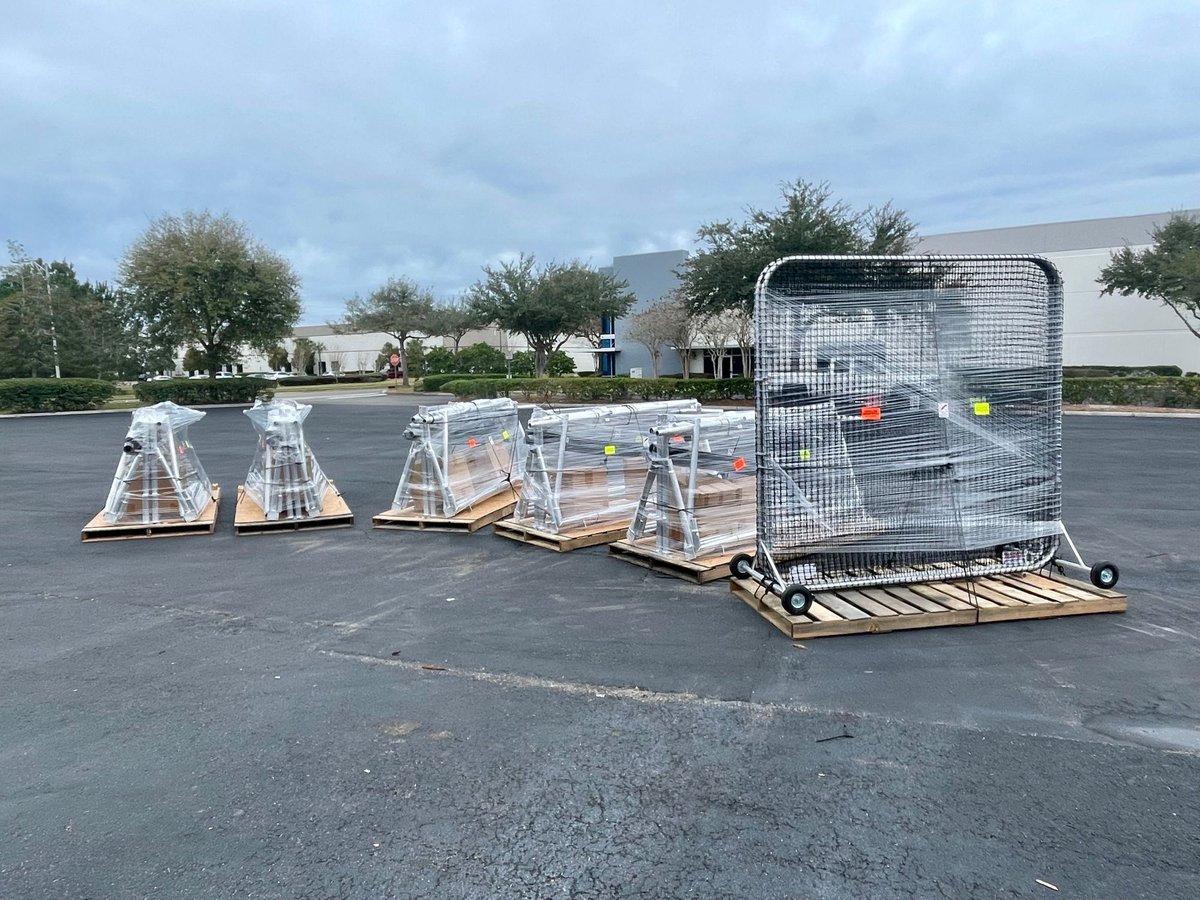 BurbankSportNet's tweet image. Big shipment day here at Burbank Sport Nets- getting our customers ready for #SpringBaseball! ⚾ 

Coaches, be on the lookout for some Single Hitters heading your way! 

#AnotherBurbankNet #SportsNetting #MadeInTheUSA