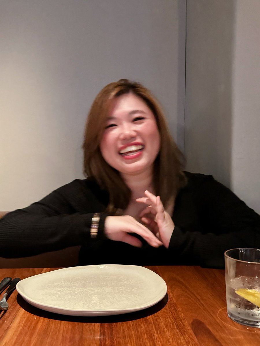 trislynnchan's tweet photo. 33岁快乐，愿望是做一个小公主，只吃糖，不吃苦。 https://t.co/81vxf6EkOF