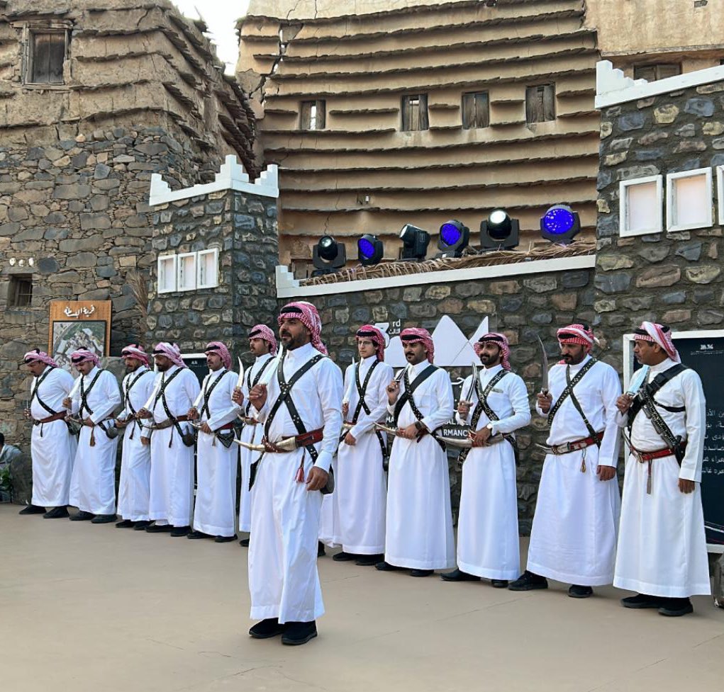 فرقة بلقرن tweet media