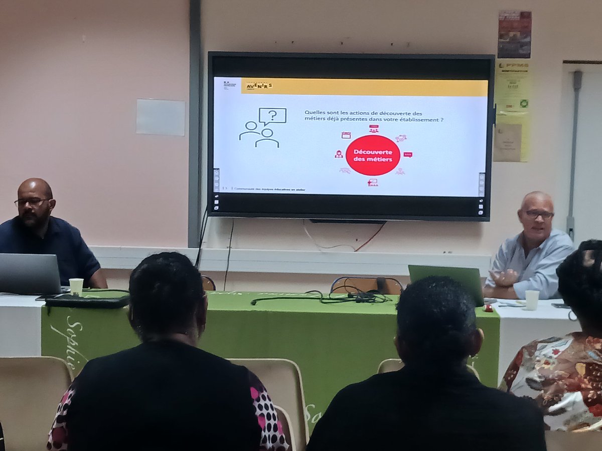 Continuum Bac -3/+3 - Comment accompagner à l'orientation ? Les professeurs #EcoGestion #STMG de <a href="/acmartinique/">Académie de Martinique</a> reçoivent les professeurs principaux de classes de 3ème pour des travaux en ateliers avec <a href="/Onisep/">Onisep</a> et <a href="/CioNord/">CIO NORD ATLANTIQUE - MARTINIQUE</a>