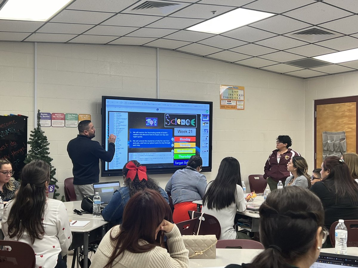 Exciting developments at @LFEtheplacetobe as they showcase how they use their Newlines! Huge appreciation to the 5th-grade teachers for generously sharing their expertise. #MakingAnImpact #EducationWins
