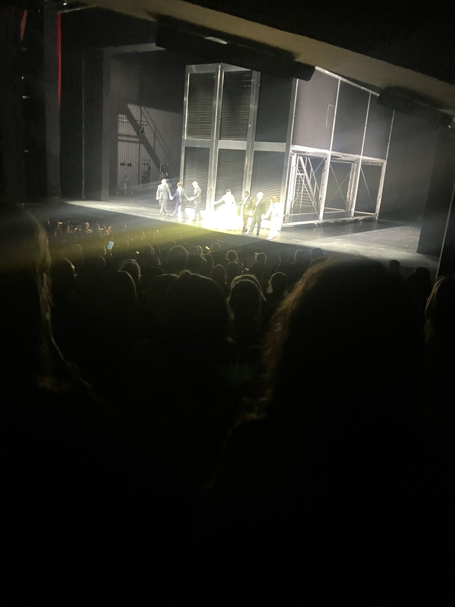 jan_hoekema's tweet image. @DutchNatOpera met inspirerende uitvoering, na 5 jaar ,van #Agrippina. House of cards in opera vorm ? Iets teveel klucht, iets te weinig thriller maar afwijkend aangrijpend einde in regie van @BarrieKosky . Topcast #StephaniedOustrac @YingFangSoprano #TimMead @JohnHolidayLive