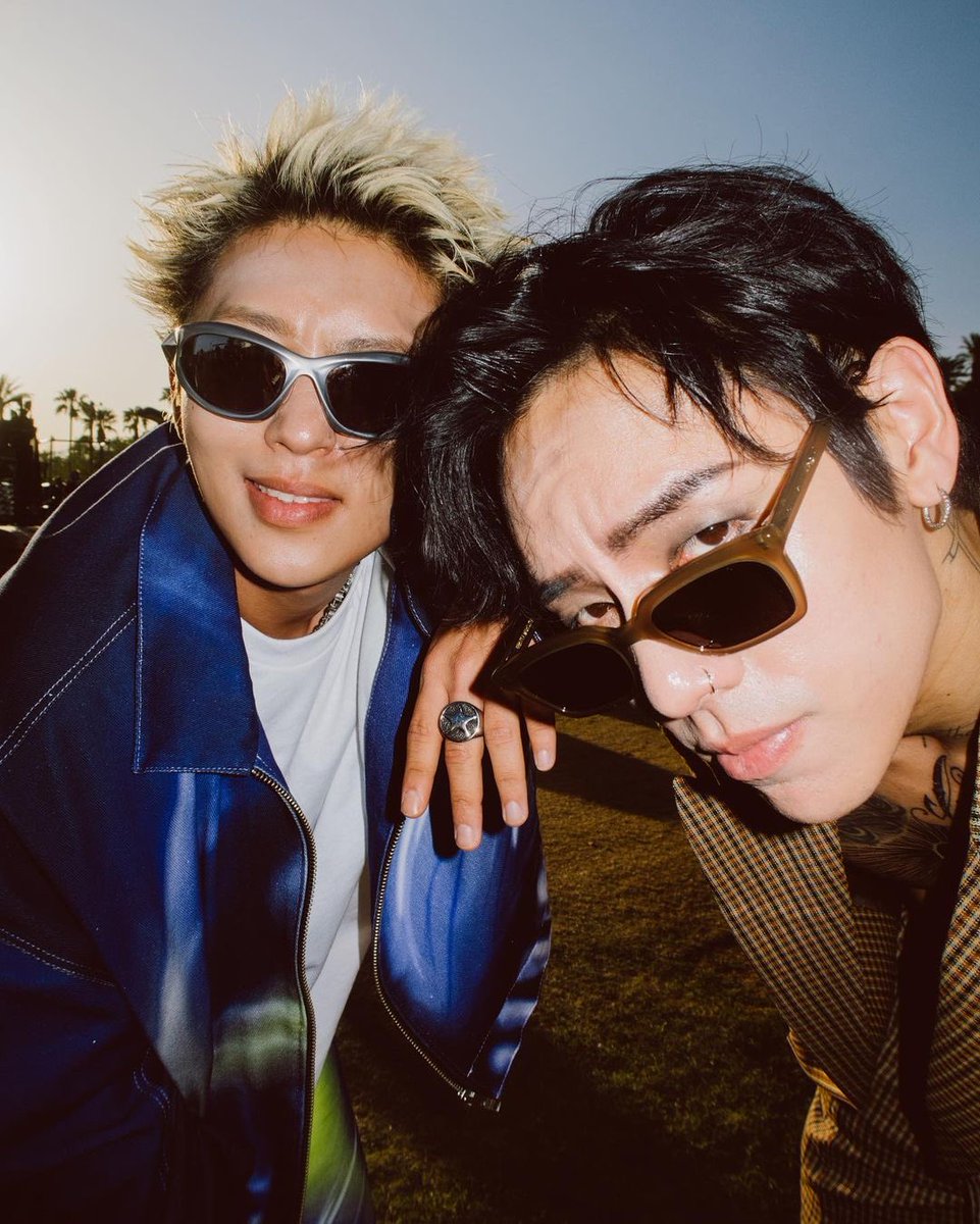 hourlyDPR's tweet photo. They truly are each other's ride or die ❤️ https://t.co/ti7hH3Hp88