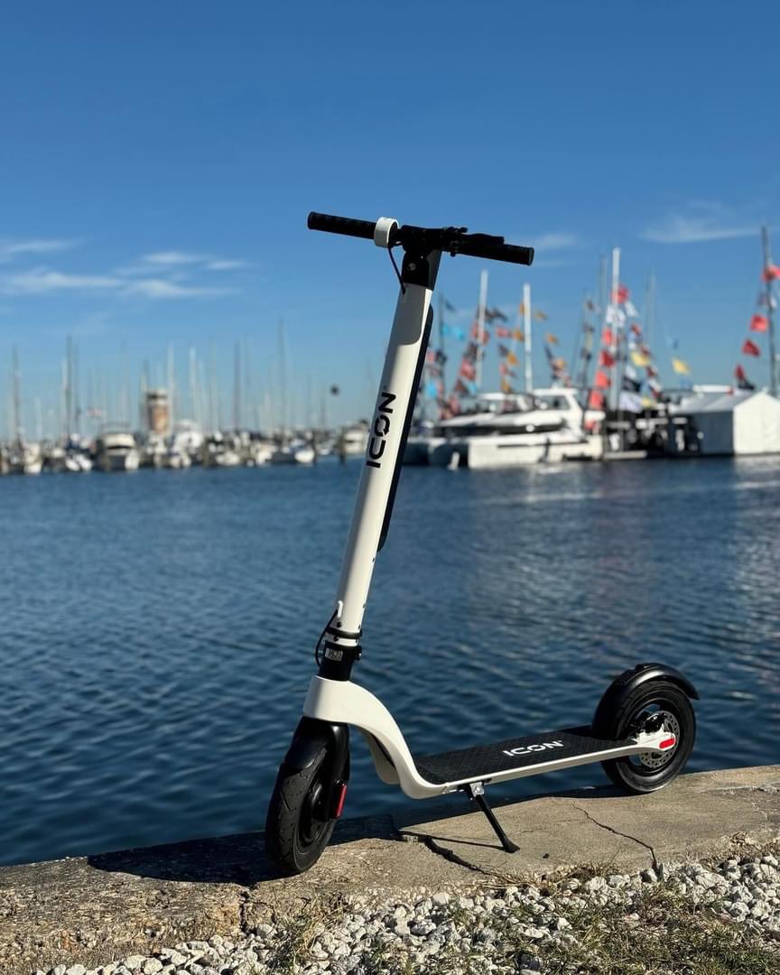 _IconEV's tweet photo. “Which one?” Wednesday!
White or blue? 🤍💙 comment below 👇
Be sure to enter to win this ICON
E-Scooter giveaway before 5pm EST tomorrow! Link in bio 🔗
#iconsdriveicons #iconescooter #eletricscooters #whichonewednesday #iconev #giveaway #scooter #giveawayalert https://t.co/ZrYWZ5Db28