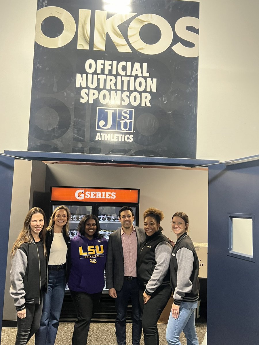 SilverMalone's tweet photo. On yesterday the Division of Athletics at Jackson State University, had the pleasure of hosting some of our guest from OIKOS, who is the Official Nutrition Sponsor for JSU Athletics. Thank You @Oikos for touring our facilities and providing an educational session for our student-athletes.  #GoTigers