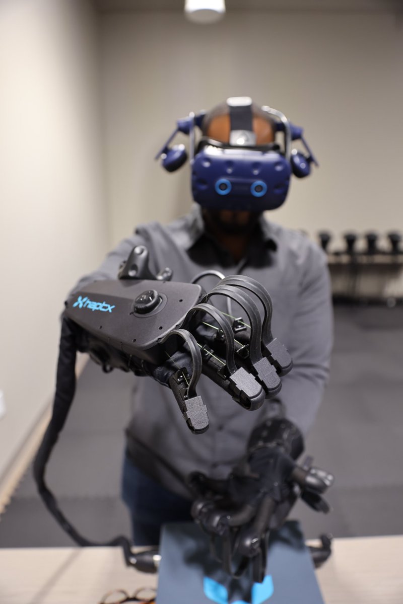The Oak Ridge Enhanced Technology and Training Center (ORETTC) is working with @HaptX to develop a virtual simulator that could be used to improve the safety of traditional hazardous material training. Read more about the partnership: haptx.com/case-study-y12…