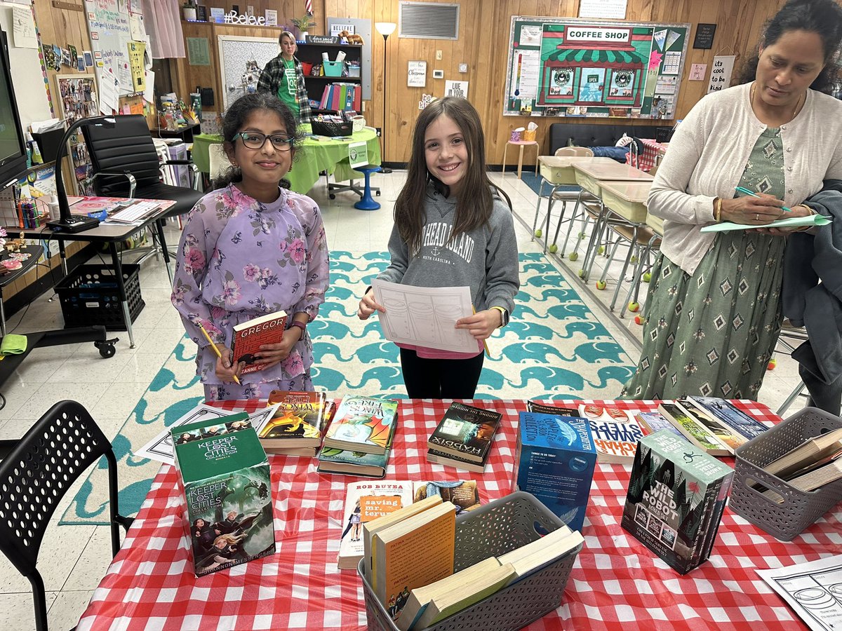 OCETRACK1FIFTH's tweet image. Enjoying #readingnight @OliveChapelElem! #believe #ocestrong @ErinKelleyMay @Indyandharperap