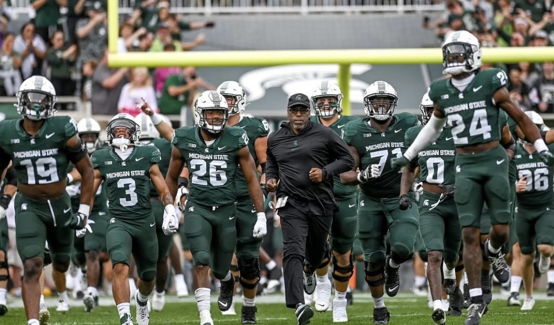 Blessed to receive an offer from Michigan State University @JoeS_Rossi @FenwickCoachB @PrepRedzoneIL @FenwickFB @HSFBscout @LemmingReport @AllenTrieu