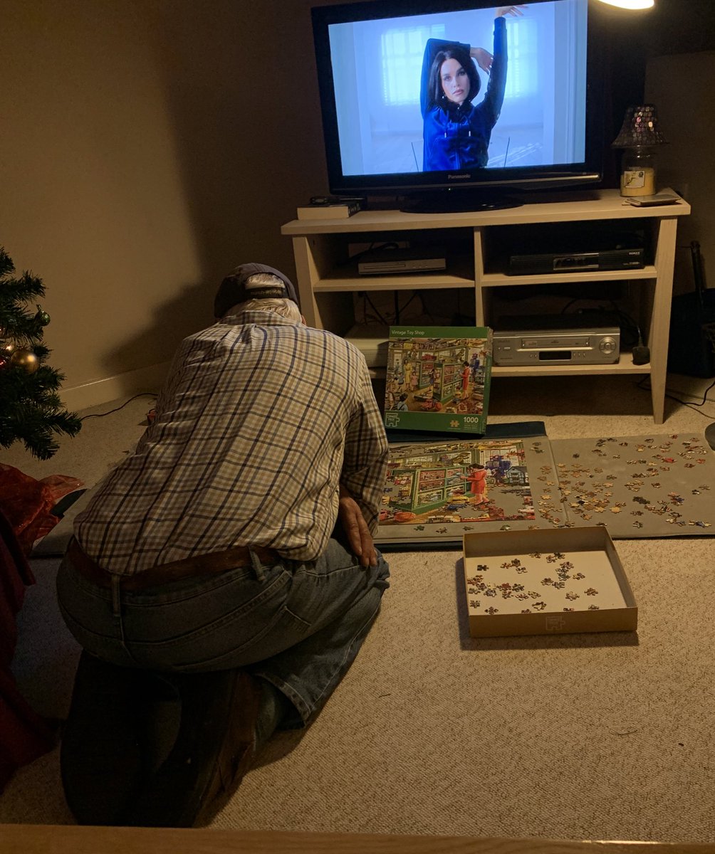 CharRoseEggy's tweet photo. Like father like daughter https://t.co/7eMnSnQ7cL