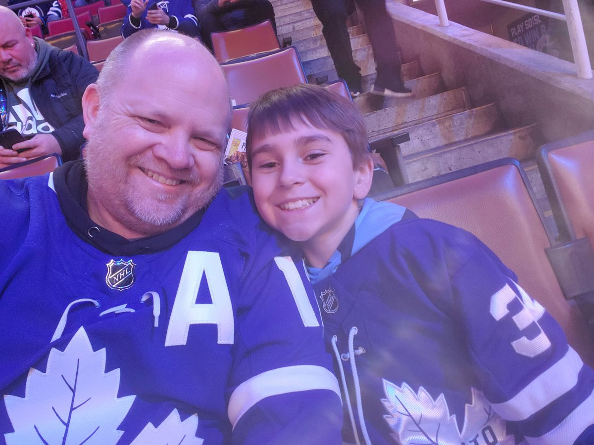 DukeofTens's tweet photo. Go Leafs Go!!!
Eli's turn at the game.
#LeafsForever https://t.co/zIkqgRLudC