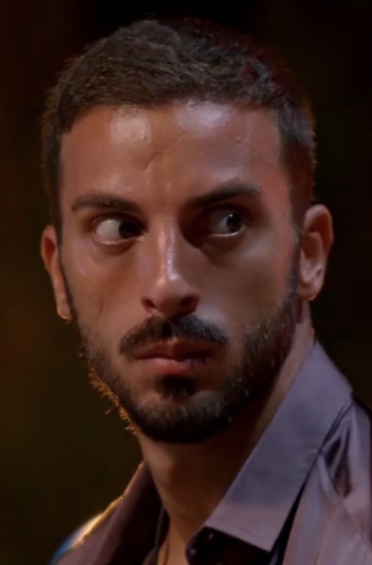 Cuando estas en la playa y te roza algo sospechoso en el pie #LaIslaDeLasTentaciones4