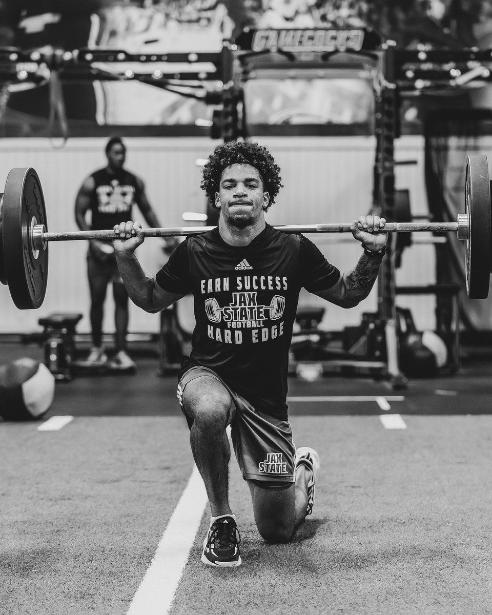 JaxStateFB's tweet photo. Workday ✔︎

#HardEdge | #EarnSuccess https://t.co/3tgPyXpvnd