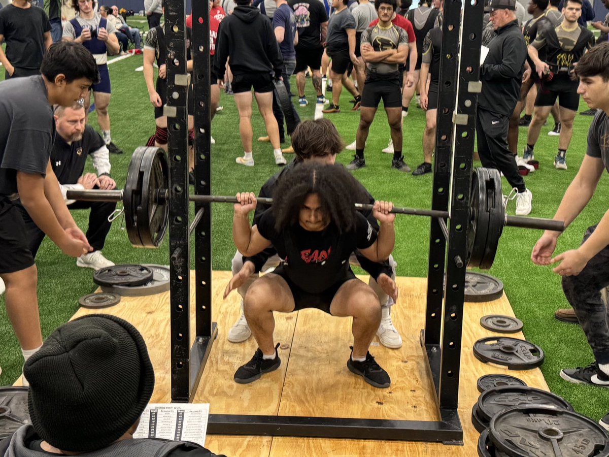 KISDAthletics's tweet photo. A beautiful night in the Keller HS Indoor! Power lifting with @FossilRidgeKISD @KHSIndianNation @KellerCentralHS and @TimberCreek_HS 🏋🏾🏋🏽♀️🏋🏻♂️#LiftIt https://t.co/U9lA92jXLP