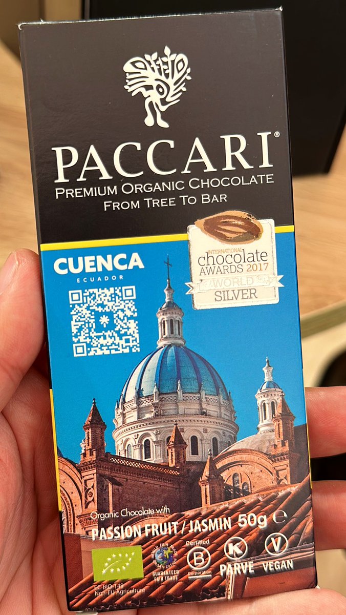 czamoramatute's tweet photo. #Turismo

✅Así quedó el mejor chocolate 🍫con la mejor ciudad ❤️💛en su empaque especial para promocionar #Cuenca

Gracias a @PaccariEc @SantiagoPacari por pensar en hacer país 

➡️El código QR te lleva a conocer la ciudad 

Orgullosos de ser cuencanos!🙌 https://t.co/oClBPGREJF