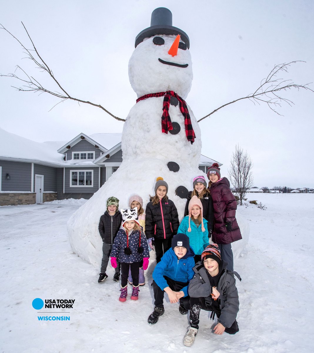 There is a big snowman in Cedar Grove, Wis., whose eventual melting will help benefit Children's Hospital of Wisconsin. sheboyganpress.com/story/news/202…
