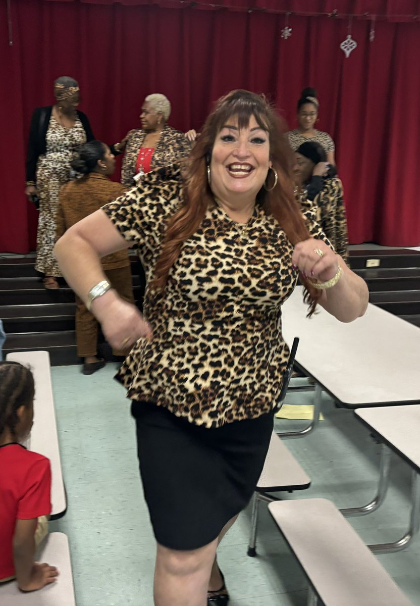 Our <a href="/PinewoodL/">Pinewood Elementary School/N. Lauderdale</a> Panthers were“WILD about Reading!” 

Day 2 of #BCPSLiteracyWeek #FLCelebratesLiteracy #Browardreads <a href="/BCPSElementary/">BCPS Elementary</a> <a href="/BCPSSantana/">Ricardo Santana</a>