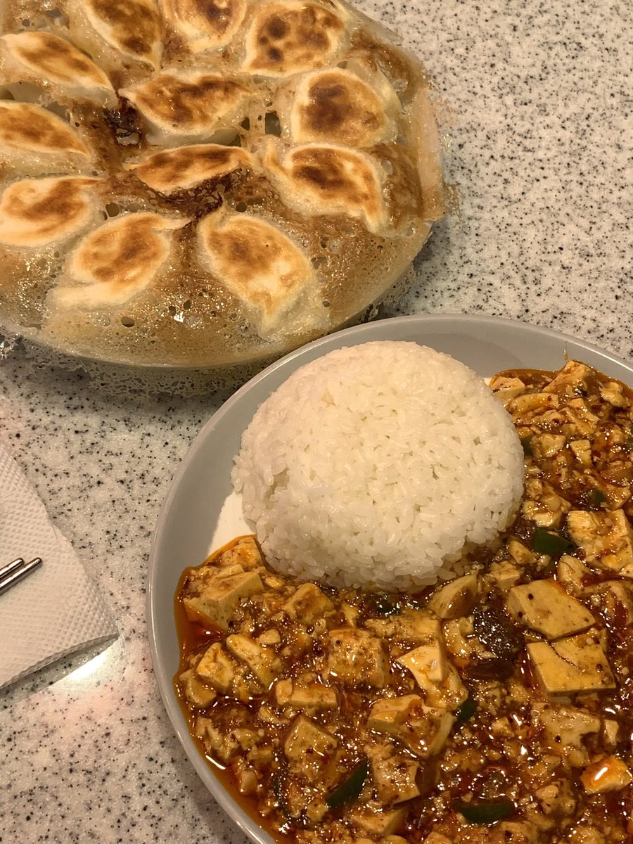 iarnnuts's tweet photo. 승연이 아�� 보고 생각난 거
신설동 킹수제만두 마파두부가 진심 ㅈㄴㅈㄴ 마싯음... ㄹㅇ 혀끝이 얼얼해지는 마파두부임 밥이랑 비벼 먹으면 개깔끼하다.. 고기새우군만두랑 같이 시켜 먹어야되.. https://t.co/ccORzASuwo