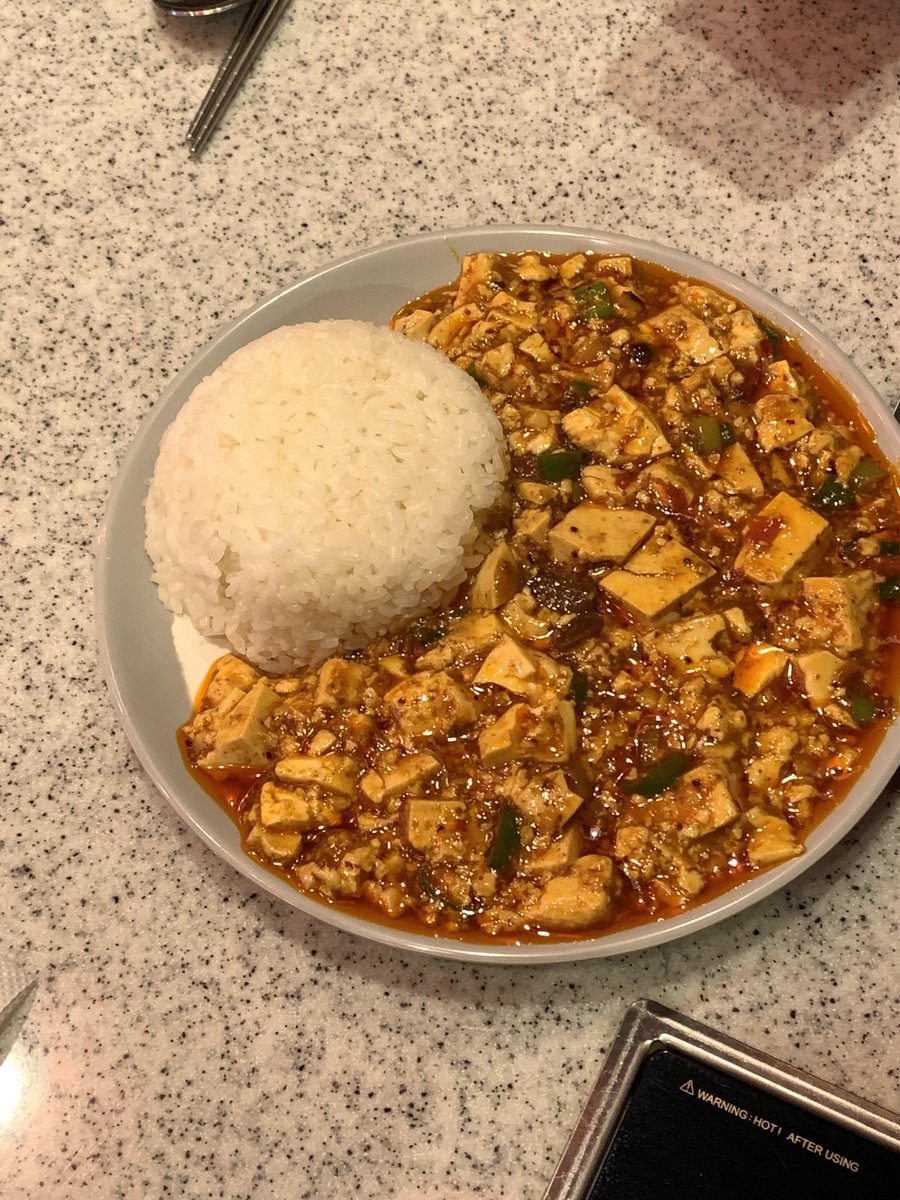 iarnnuts's tweet photo. 승연이 아�� 보고 생각난 거
신설동 킹수제만두 마파두부가 진심 ㅈㄴㅈㄴ 마싯음... ㄹㅇ 혀끝이 얼얼해지는 마파두부임 밥이랑 비벼 먹으면 개깔끼하다.. 고기새우군만두랑 같이 시켜 먹어야되.. https://t.co/ccORzASuwo