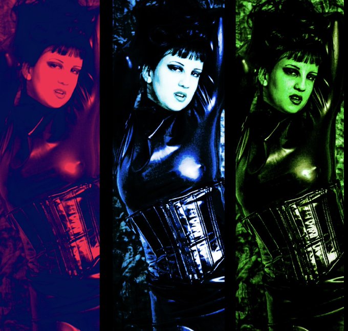 Latex Love - Fan Art - 📷 R.Patrick Mohr - 20 years ago - 2004 - Chicago https://t.co/duYVyUXtsQ<a href="/tag/clip"class="tags"><span>#clip</span></a>