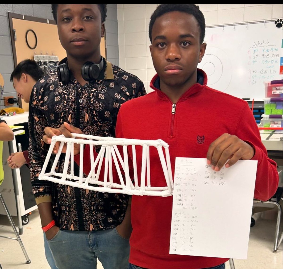 @KammererCubs don’t always use digital tools in @ExploreJCPS! Check out these designers who created a paper bridge that can support 64 times its weight! ~ Contest Champions by twice the weight of the next competitor!~ #NotEvenClose @KY_CTE @Ballard_AofL @JCPSCoS #CubsToBruins