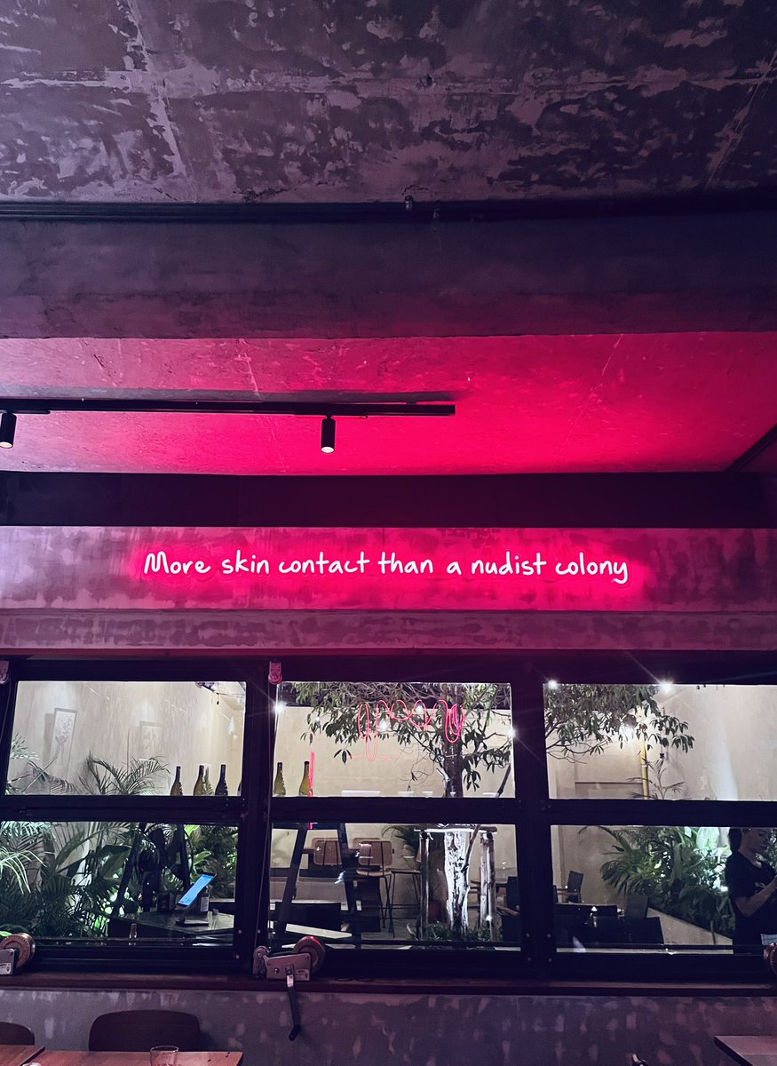 acocream's tweet photo. タイのワインバー🇹🇭🍷♡

Mod Kaew Wine Bar https://t.co/GdNCLSGBmK