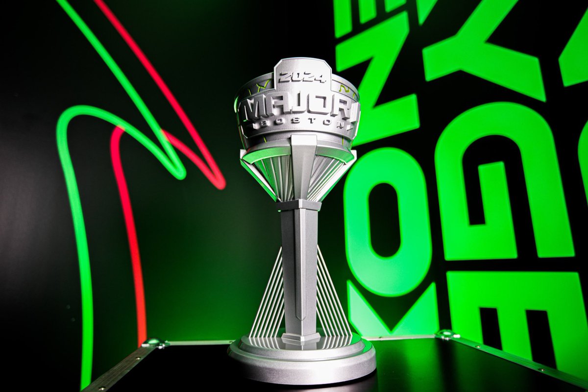 The official 2024 Major I trophy 🏆