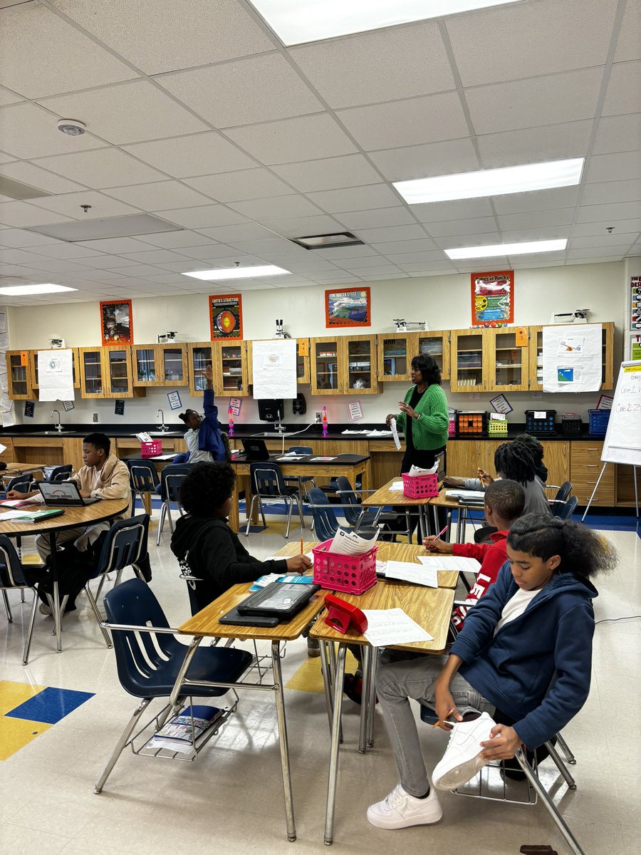 JLIA_Science's tweet photo. Check out Mrs. Triplett’s Earth Science Class. Students are learning about wind systems 💨 loving the engagement & targeted instruction 🧡 @JLewisInvictus @APMitchell_aps #ScienceIsEverything https://t.co/yNH6gVEcBP