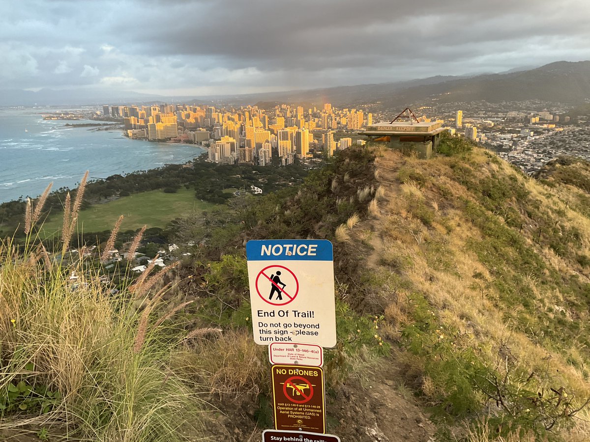 hawaii_isla808's tweet photo. Diamond Head Crater hiking today ❤️📸💥💨 #hawaii #honolulu #diamondhead #ohu https://t.co/wexOItdB6w