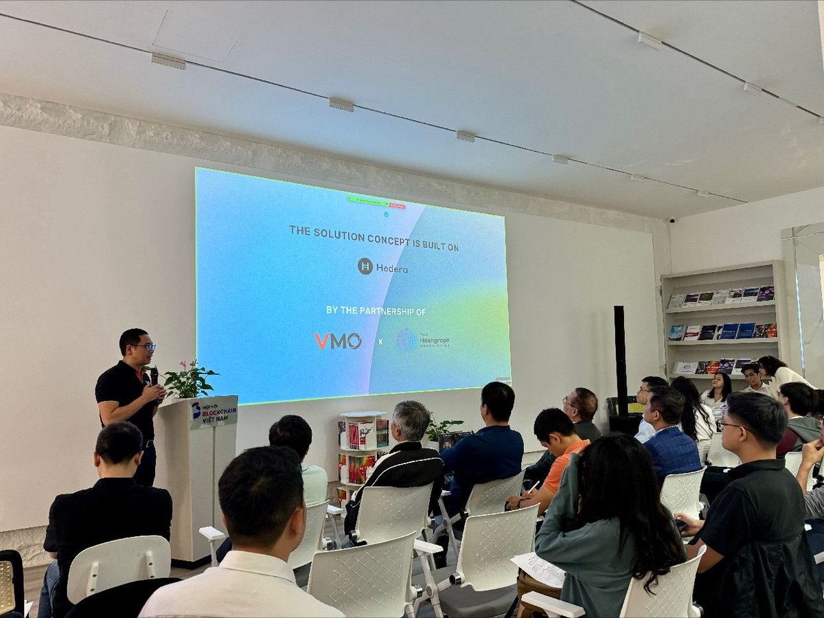 SYCR6h8A4qUyAHf's tweet photo. https://t.co/PF7nrP9aqT

#Hedera #vmobile 

VMO America participated at the Vietnam Blockchain Seminar and presented a CBDC solution for Vietnam - built on the Hedera network using the recent Hedera Stablecoin Studio.

Posted by u/SrijanK https://t.co/qCz2C0h9I5