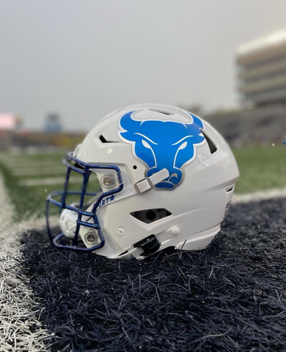 _thekerrymartin's tweet photo. #AGTG I’ve received an offer from the University of Buffalo! Go bulls 🤘🏾 @Pete_Lembo @CoachPickOC https://t.co/bkDbckV032