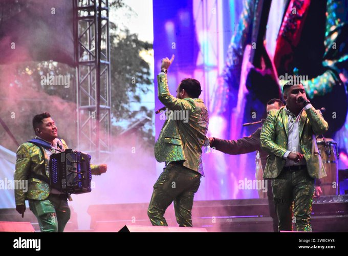 Se puso chida la #Feriadeleon con las bandas y grupos, la razita de #leon anda bien activa https://t<a href="/tag/feriadeleon"class="tags">#Feriadeleon</a><a href="/tag/leon"class="tags"><span>#leon</span></a>
