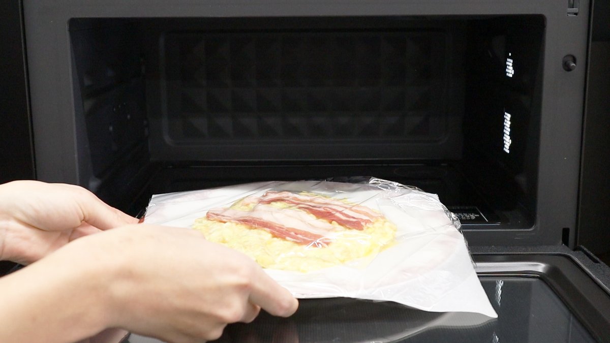YAMAZEN_jp's tweet photo. 今日のお昼ご飯は決まりましたか？

休みの日の昼ご飯は、電子レンジとフードプロセッサーで作る、簡単お好み焼きなんていかがですか？具材をフードプロセッサーで混ぜてレンチンするだけ♪ 洗い物も少なく、後片付けもラクラクです✨

⬇️簡単お好み焼きのレシピはコチラ⬇️
https://t.co/l3T1FgGZim https://t.co/mHCZSJjKs1