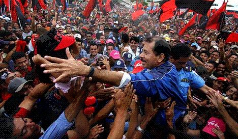 🔴 Y ahí está Daniel con su pueblo! #PLOMO19 #Nicaragua