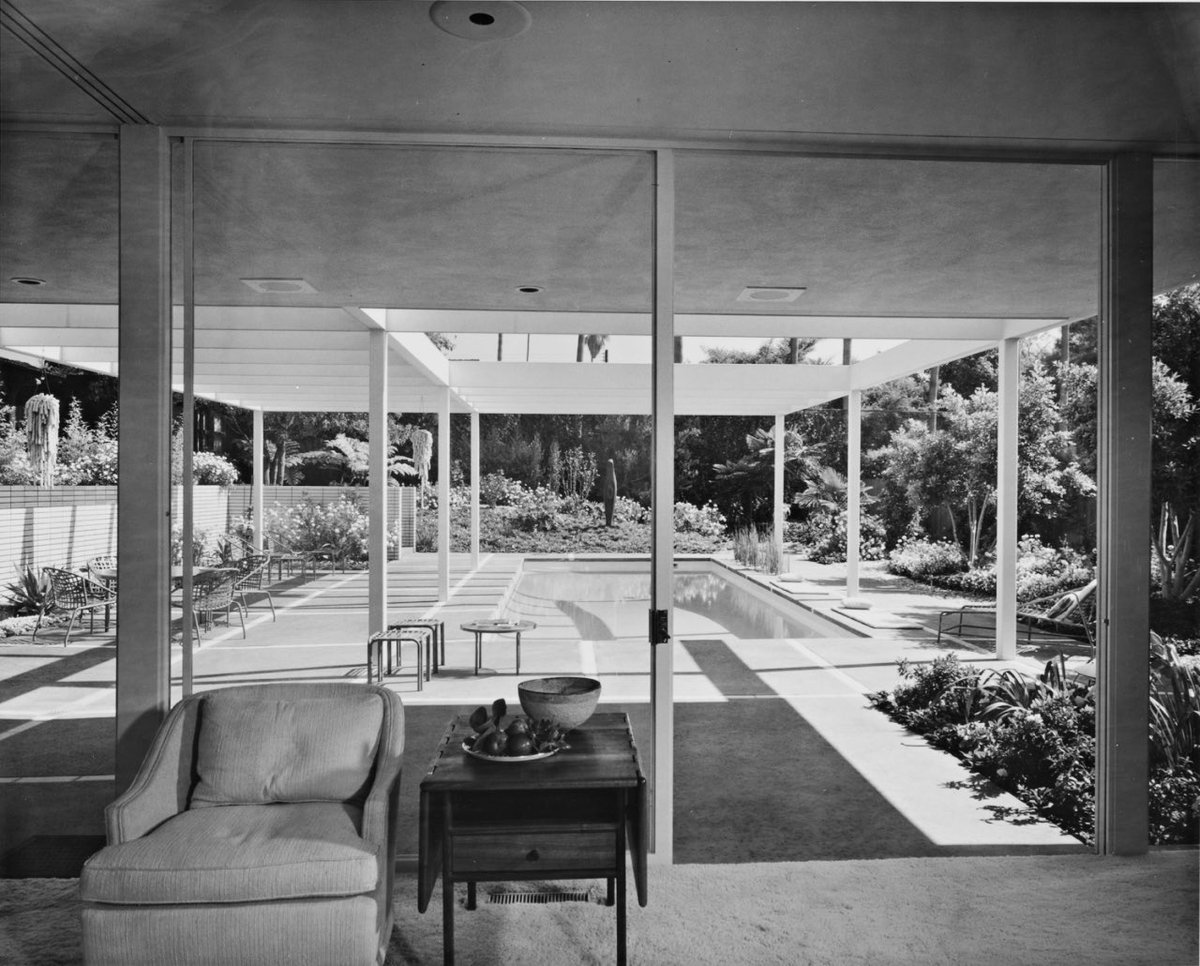 TRES60Blog's tweet photo. Newfield House, Los Angeles, California. Proyectada por el arquitecto Thorton Montaigne Abell en 1961.
Fotos de Julius Shulman.
#NewfieldHouse #ThortonMontaigneAbell #midcenturyhomes #modernarchitecture #arquitectura https://t.co/GYqxQoHASR