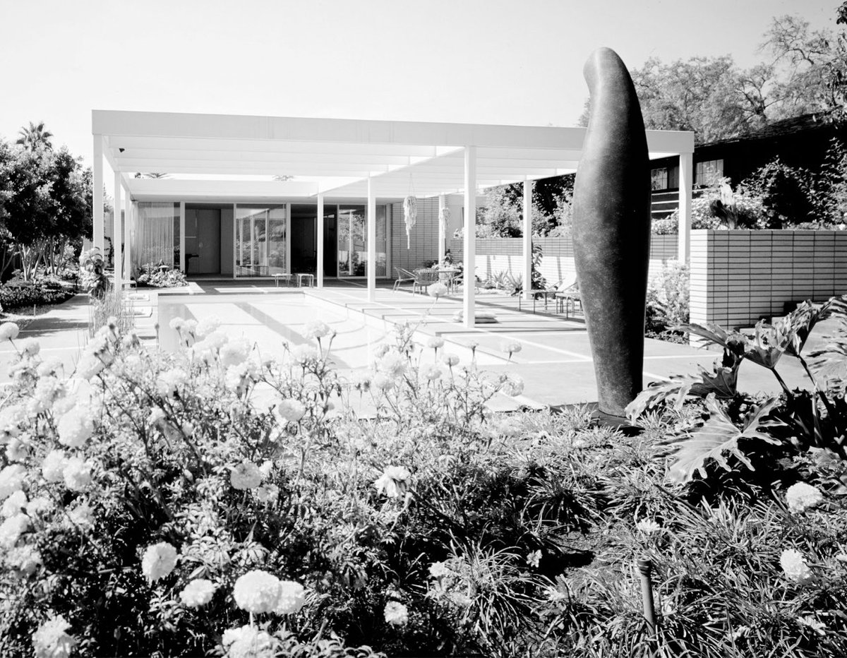 TRES60Blog's tweet photo. Newfield House, Los Angeles, California. Proyectada por el arquitecto Thorton Montaigne Abell en 1961.
Fotos de Julius Shulman.
#NewfieldHouse #ThortonMontaigneAbell #midcenturyhomes #modernarchitecture #arquitectura https://t.co/GYqxQoHASR