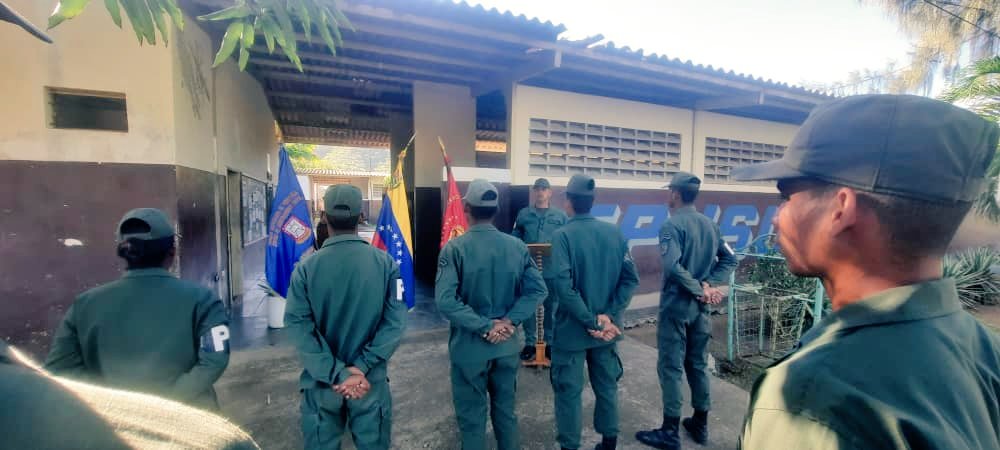 En la sede de la Escuela de Policía Naval Núcleo Sucre 🚔 🚨  se efectuó la Recepción del personal de Tropas Alistadas para ingresar al Curso del Formación de Tropa Profesional "TTE PEDRO CAMEJO" en la Especialidad Policía Naval.
Disciplina, Ley y Orden.