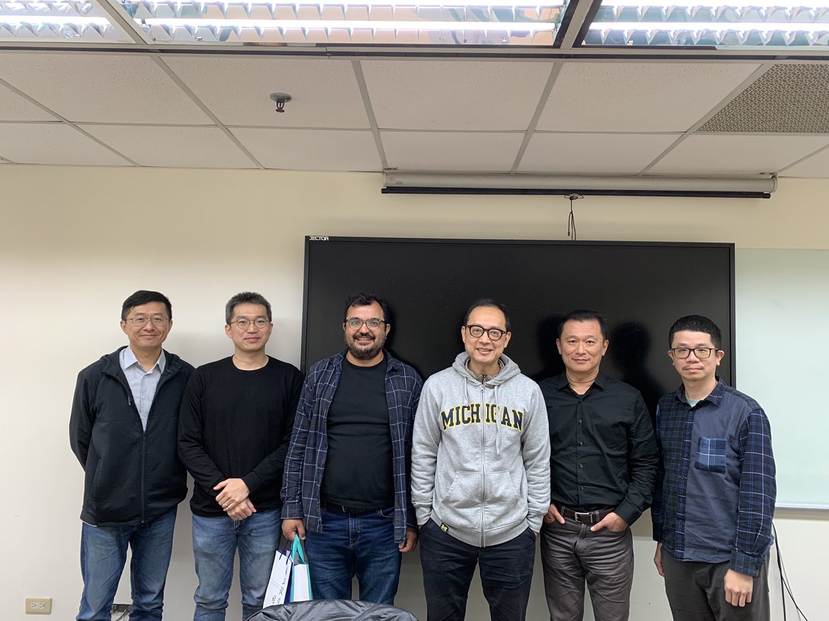 Prof. Craig Kumru from the Department of #Economics at Australian National University @EconomicsANU visited International Master’s Program of Applied Economics and Social Development at National Chengchi University @nccu1927 and shared his research with our professors.