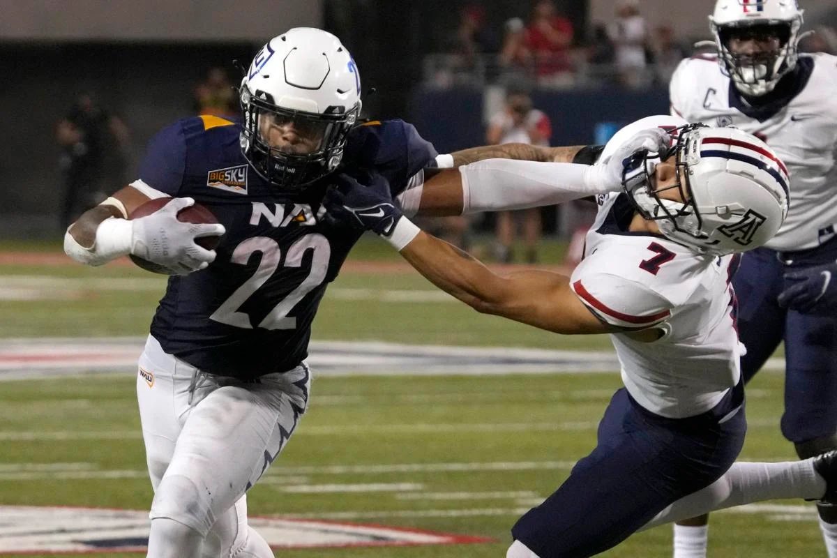 PaineEra's tweet photo. #AGTG After a great conversation with @CoachAdamClark I am blessed to receive an ⭕️ffer from Northern Arizona University🔵🟡
@Coachbook1 
@MarioEdwardsr15 
@NFHSrecruits 
@BSublet 
@staton_sheldon https://t.co/qlpA5Woalm
