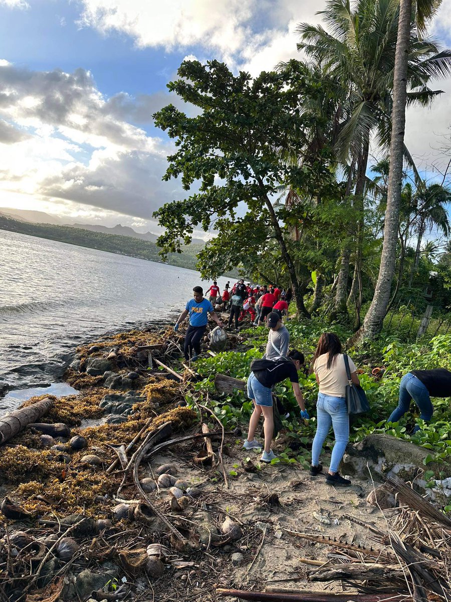 krizmuffin07's tweet photo. Municipal Links of Claver actively participated in LGU Claver  Coastal Clean Up Activity last January 12, 2024 at Lawihan Boulevard in the observance of the International Zero Waste Month. 

#DSWDMayMalasakit
#Serve1st https://t.co/gCMpJjpYrx