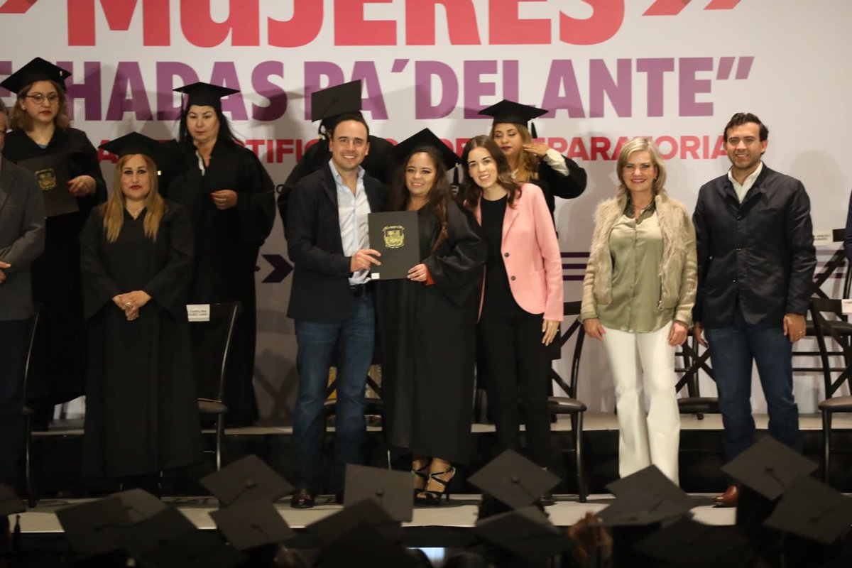 manolojim's tweet photo. ¡Muchas felicidades! En las próximas semanas estaremos abriendo la convocatoria de este gran programa para que se registren y participen más mujeres de nuestro estado. #GobernadorDeLasMujeres #Coahuila #100DíasPaDelante #APasosDeGigante (2/2) https://t.co/k60VzxQp2T