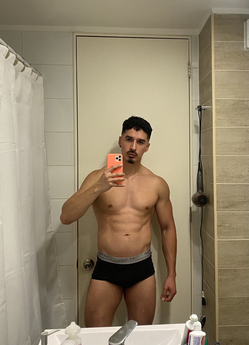guriii92's tweet photo. Ese último mojito me dejó así 🤭 🥵 https://t.co/OERYmLqVAw