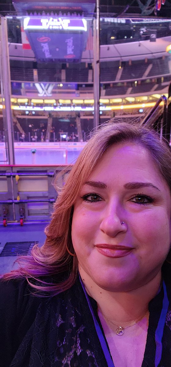 MoronicaSlp's tweet photo. Tonight I had the honor of singing both the Canadian and American National Anthems for the @PWHL_Minnesota game at the @XcelEnergyCtr! 

GO MINNESOTA!! 💜🏒 https://t.co/9LePVZdl0o