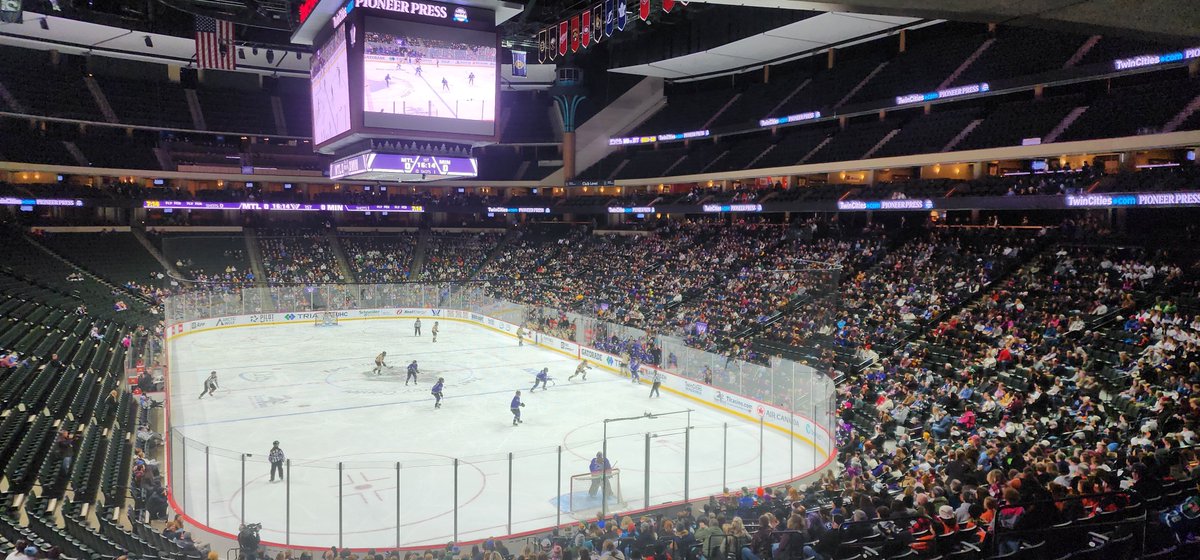 MoronicaSlp's tweet photo. Tonight I had the honor of singing both the Canadian and American National Anthems for the @PWHL_Minnesota game at the @XcelEnergyCtr! 

GO MINNESOTA!! 💜🏒 https://t.co/9LePVZdl0o