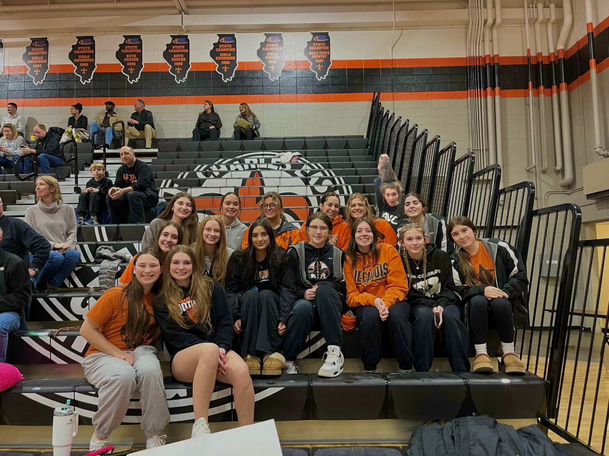 Saints Softball supporting Girls Basketball on their Senior Night! <a href="/STCE_Gutesha/">Coach Gutesha</a> <a href="/CoachPayleitner/">Coach Payleitner</a> <a href="/stcegirlshoops/">St. Charles East Girls Basketball</a> <a href="/STCEathletics/">STCE Athletics</a> <a href="/STCEBoosters/">STCE Athletic Booster</a> #saintssupportingsaints
