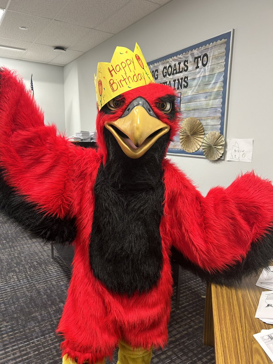 Happy 46th Birthday Highcroft Ridge!! Rosie couldn’t wait to celebrate the big day with so many of her Redhawks! ❤️🖤