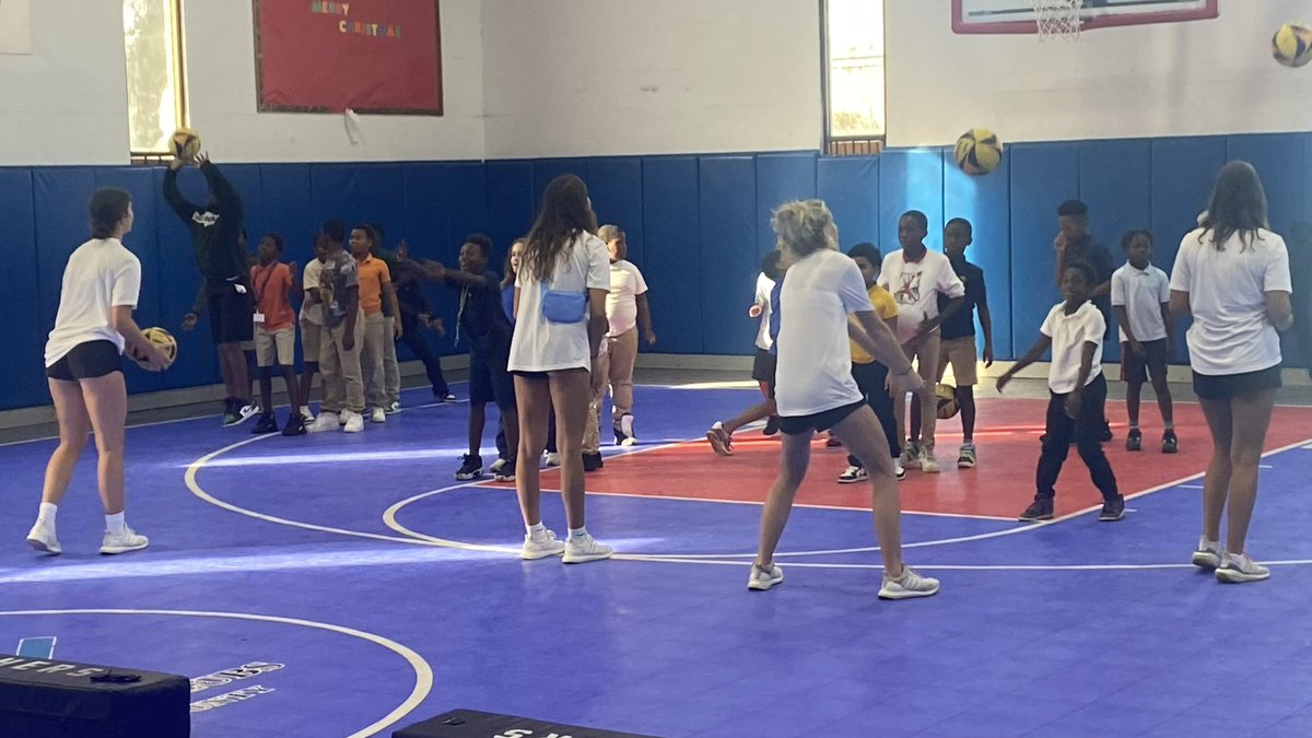 No. 18 Florida Atlantic Beach Volleyball (@faubeachvb) on Twitter photo Had a great time volunteering today with <a href="/BGCofBroward/">Boys & Girls Clubs of Broward County</a>!
#WinningInParadise Had a great time volunteering today with <a href="/BGCofBroward/">Boys & Girls Clubs of Broward County</a>!
#WinningInParadise