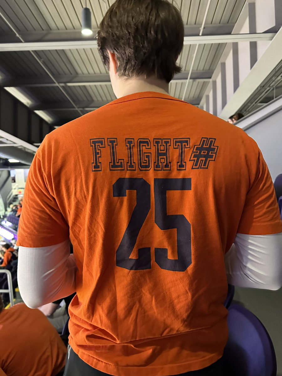 marcidudley's tweet photo. Illini vs Northwestern my kid found his dad’s old Flyin Illini t-shirt @IlliniMBB #flyinillini #vintage #section209 https://t.co/ACTWa8h5xP