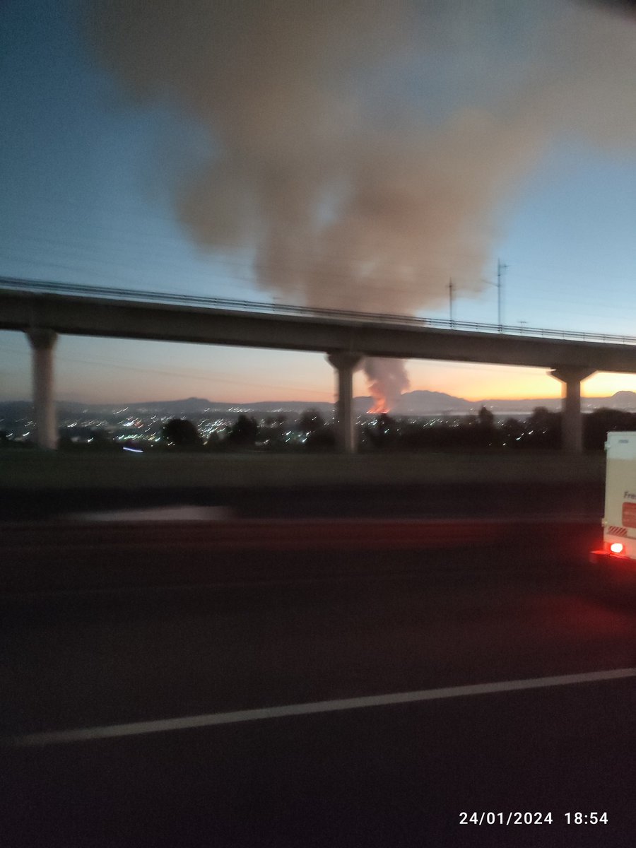 kartur_on's tweet photo. @AmbienteEdomex están haciendo algo para este incendio en el Valle de Toluca? https://t.co/m2KlC3CMgH